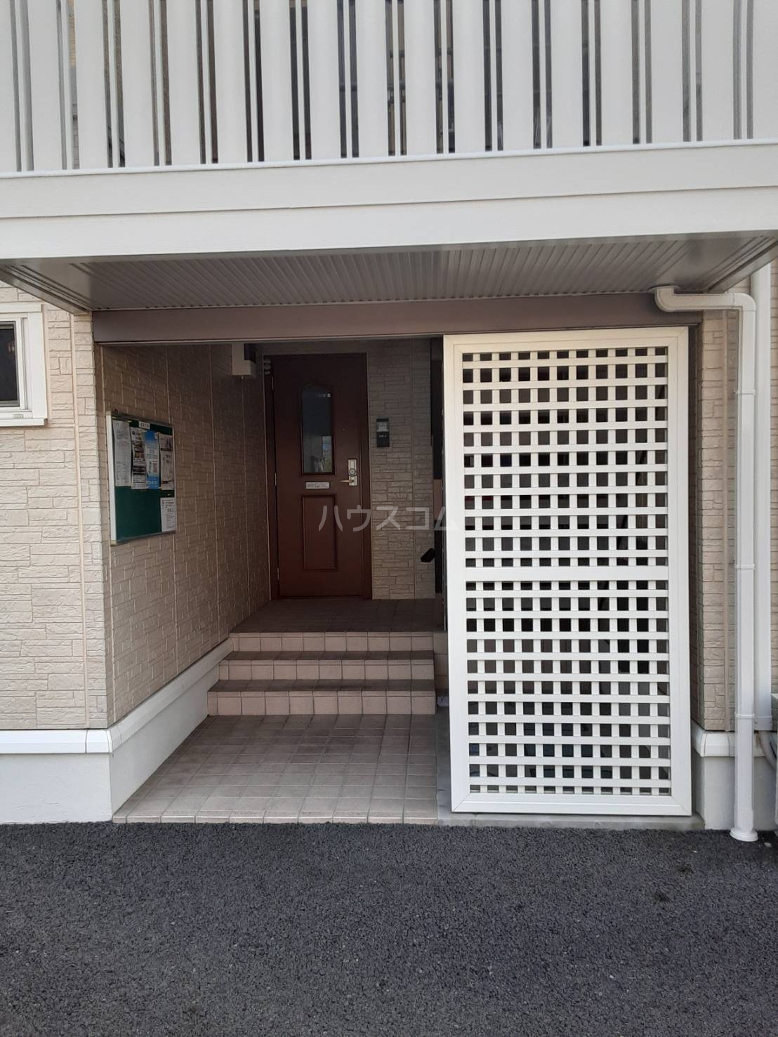 25/29 エントランス