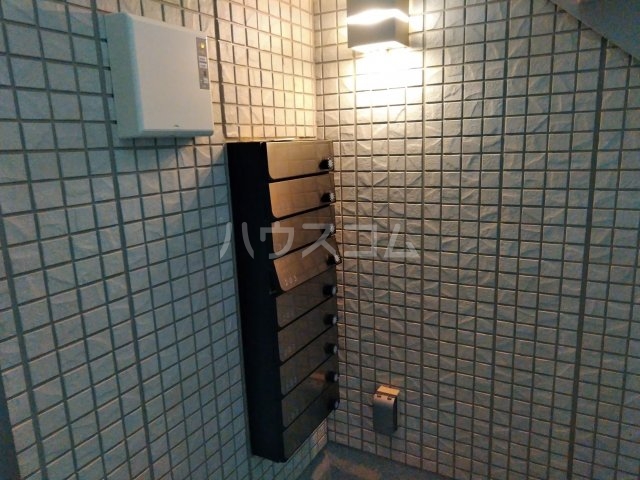 19/23 エントランス