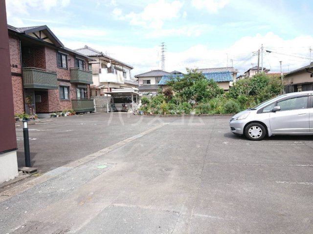 2/5 駐車場