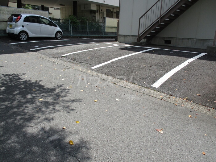 17/18 駐車場