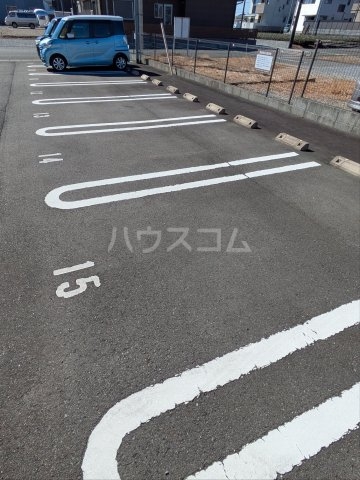 16/16 駐車場