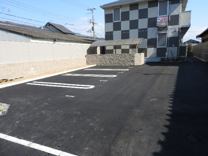 2/4 駐車場