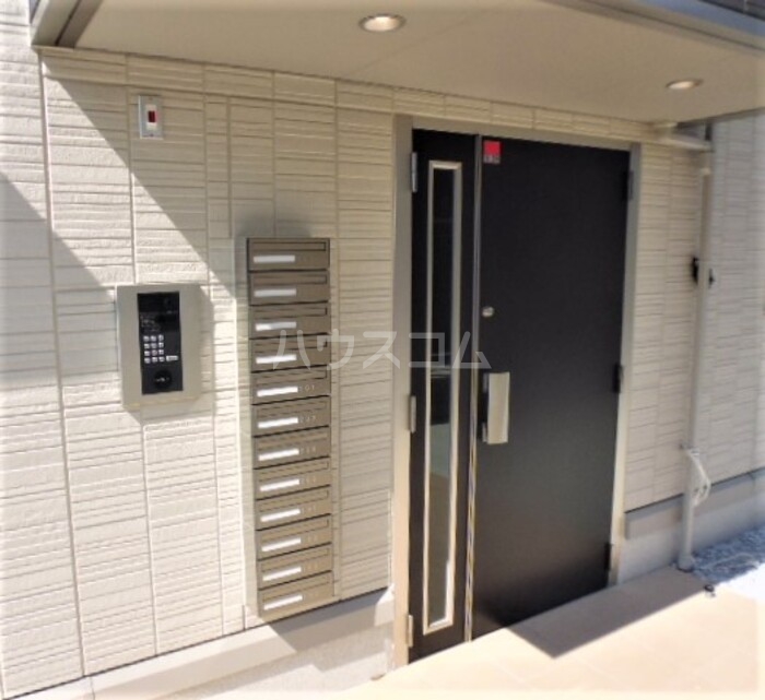 18/20 エントランス