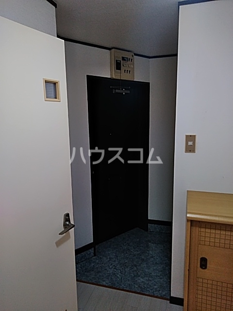 14/30 玄関