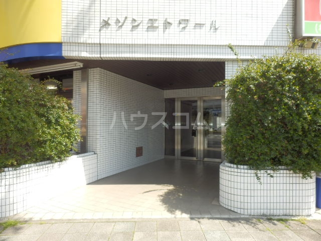 21/30 エントランス