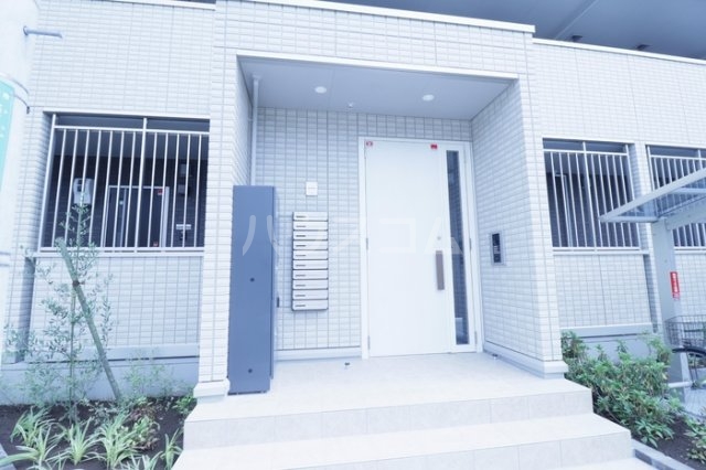 16/27 エントランス