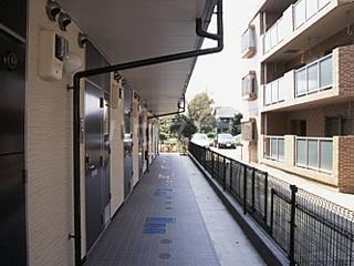 24/26 エントランス