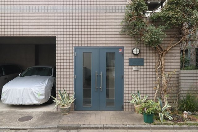 18/22 エントランス