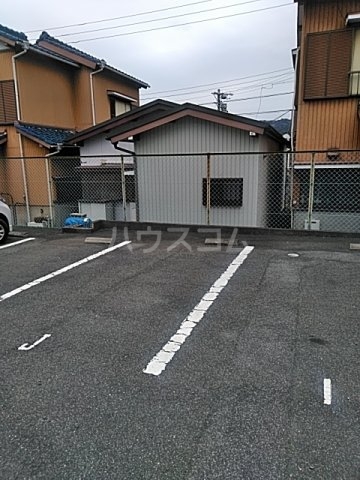 18/20 駐車場