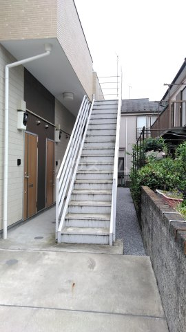 23/30 エントランス