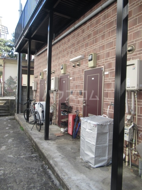 21/28 エントランス