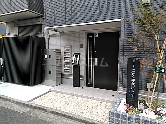 3/4 エントランス