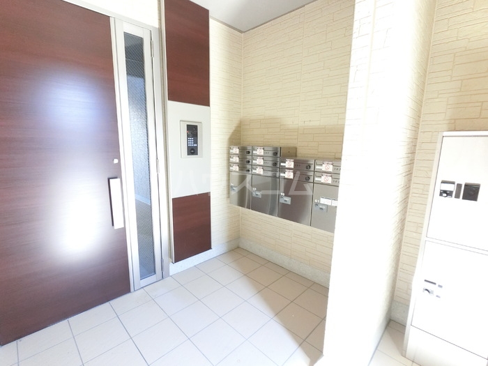 18/29 エントランス