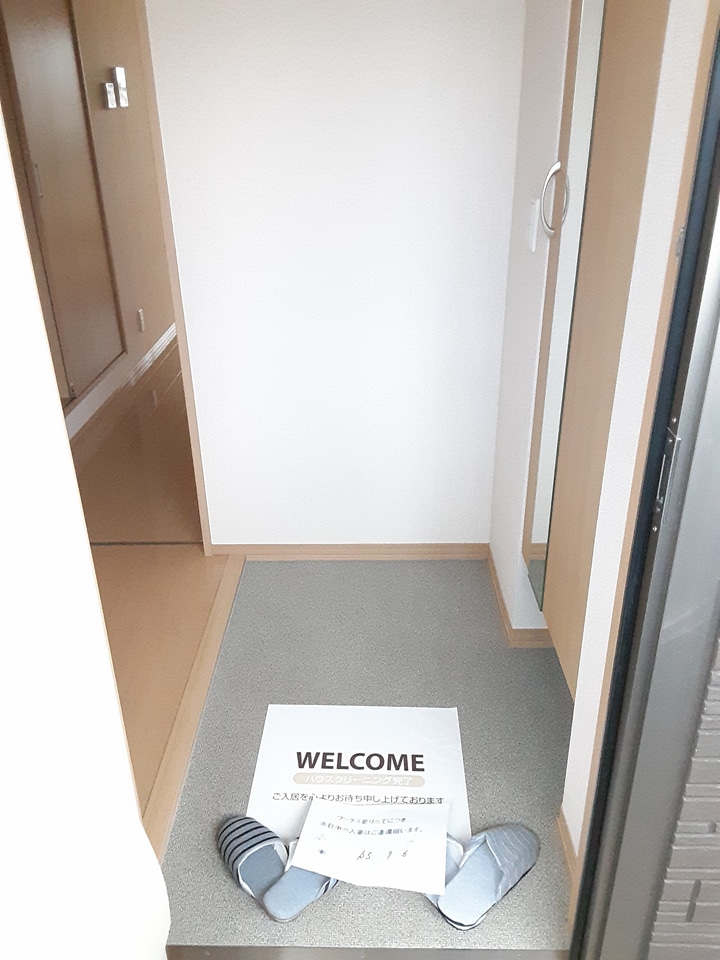 14/30 玄関