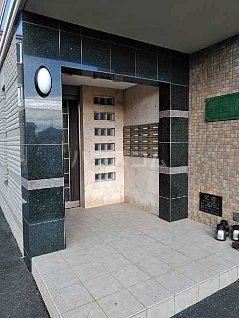 8/10 エントランス