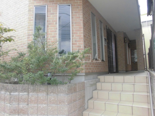 21/30 エントランス