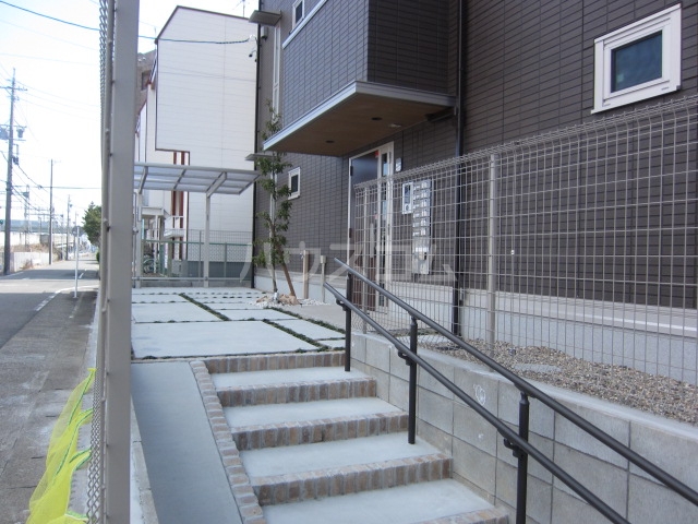 3/7 エントランス