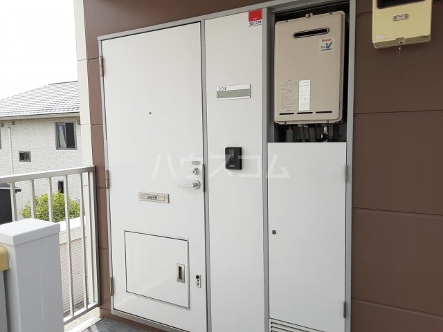 22/24 エントランス