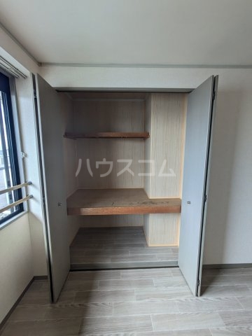 13/27 収納