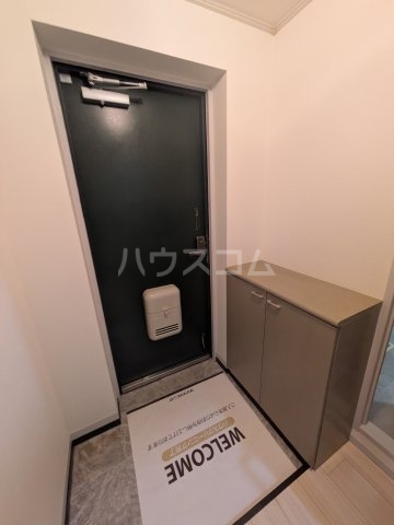 16/27 玄関