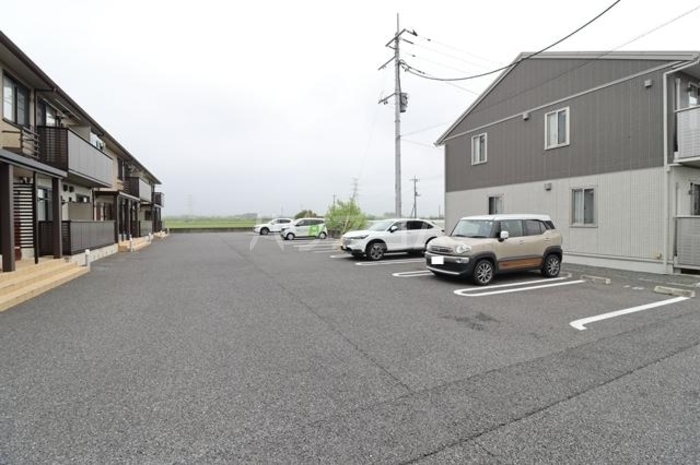 27/28 駐車場