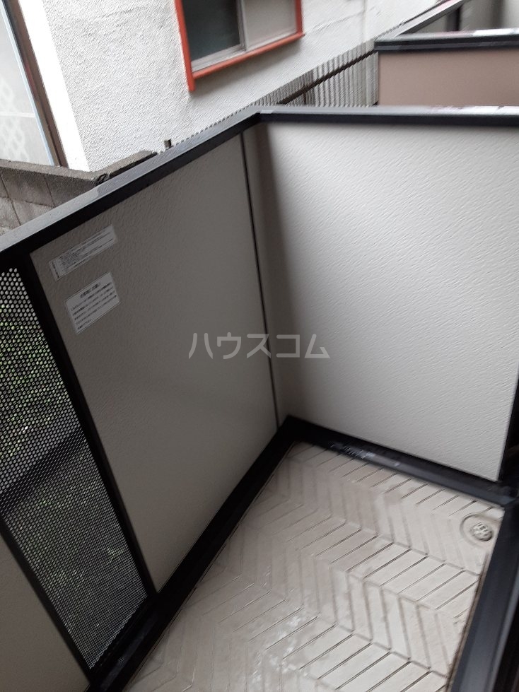 23/30 バルコニー