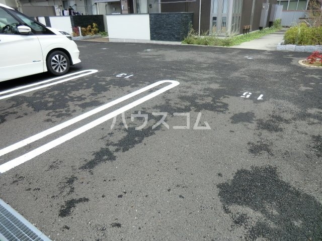 17/26 駐車場