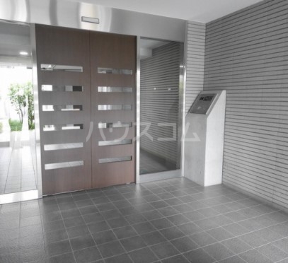 26/30 エントランス