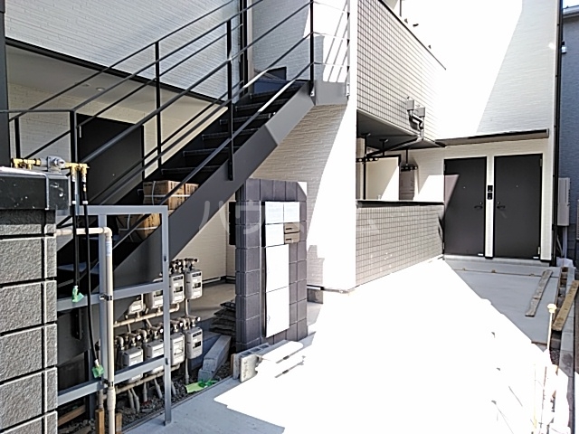 20/26 エントランス