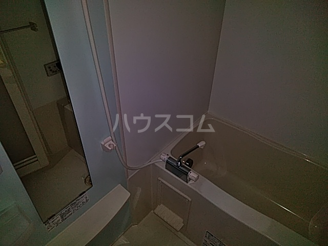 13/30 浴室