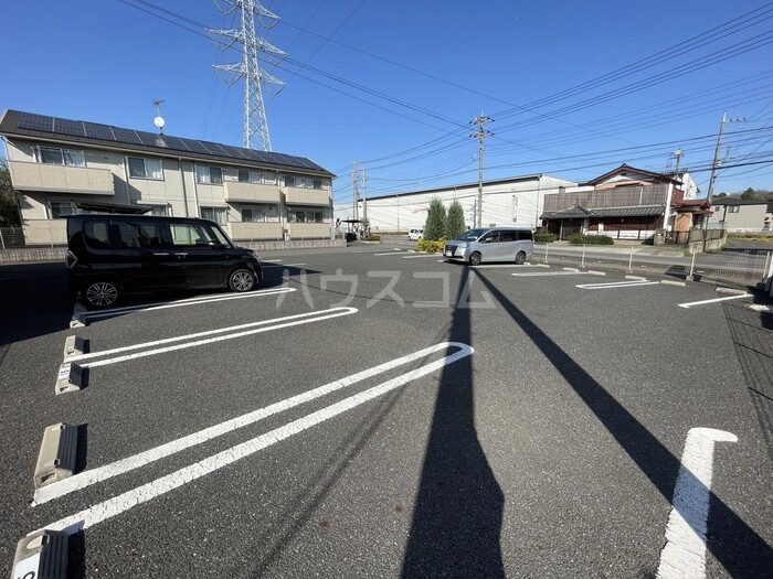 18/27 駐車場