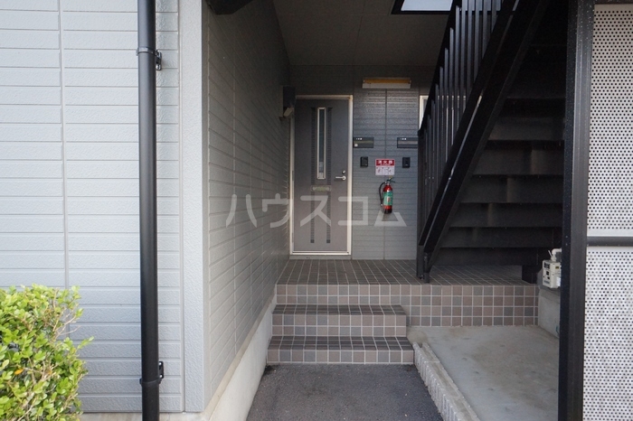 23/27 エントランス