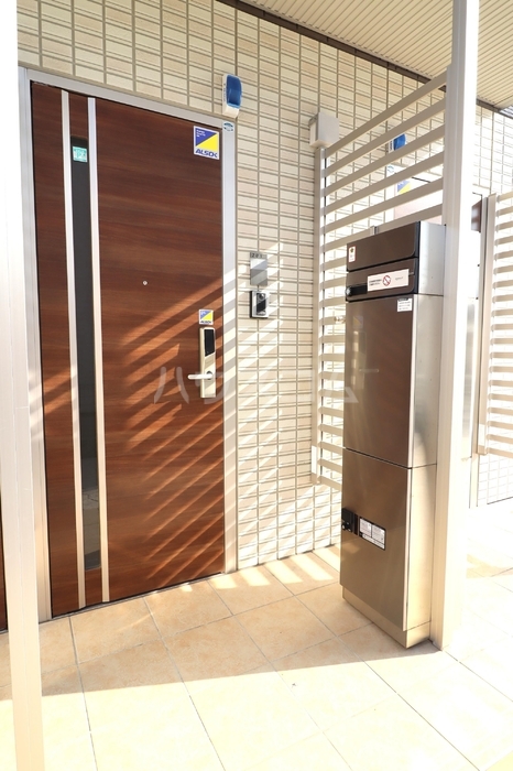 25/30 エントランス