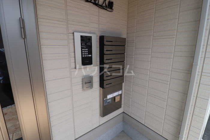 16/20 エントランス