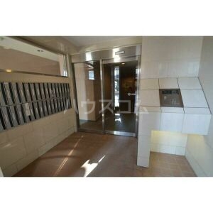 16/26 エントランス