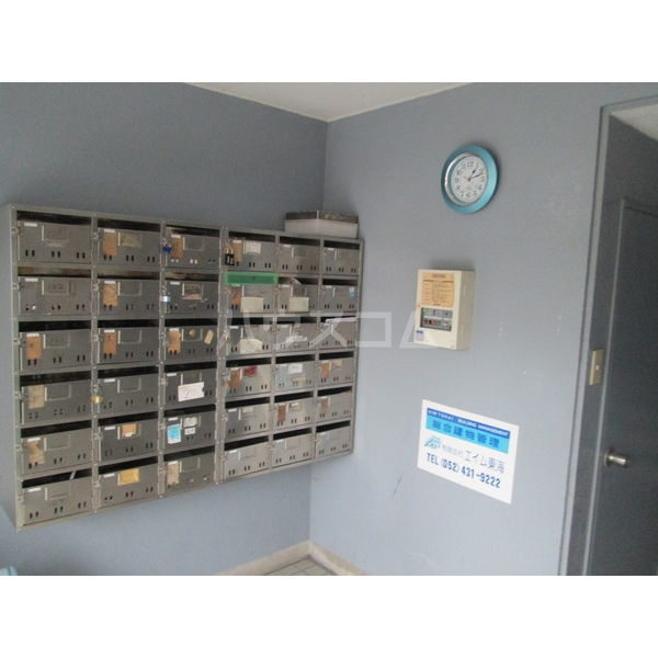 16/23 エントランス