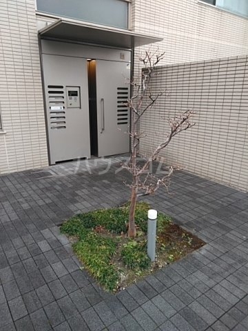 28/30 エントランス