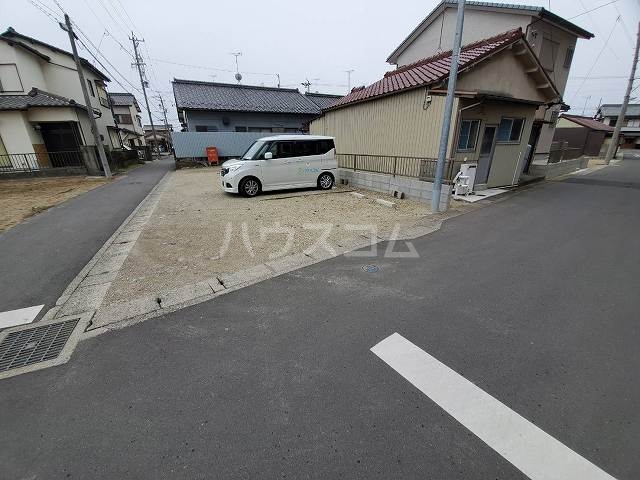 28/30 駐車場