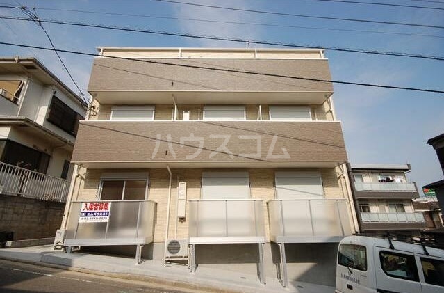 13/19 エントランス