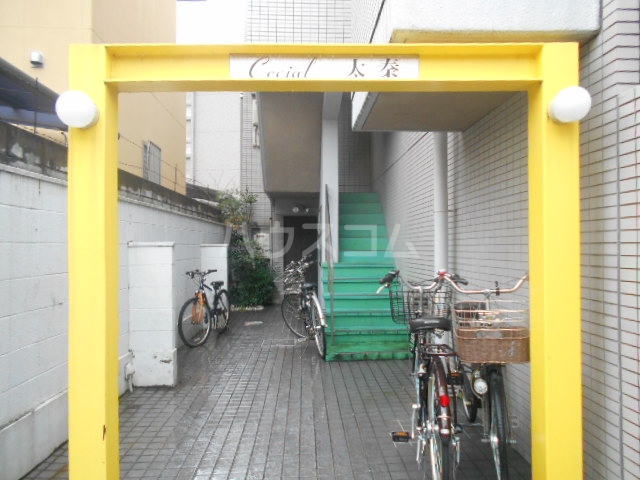 20/30 エントランス