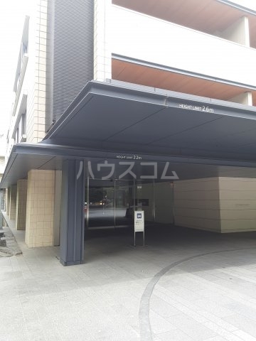 28/30 エントランス