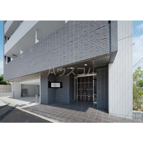 15/23 エントランス