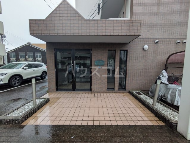 21/28 エントランス