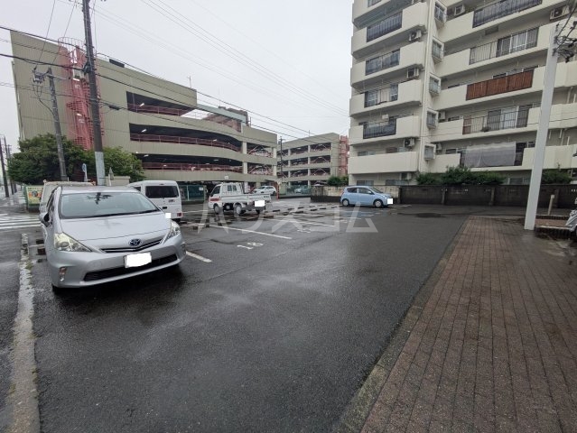 22/28 駐車場