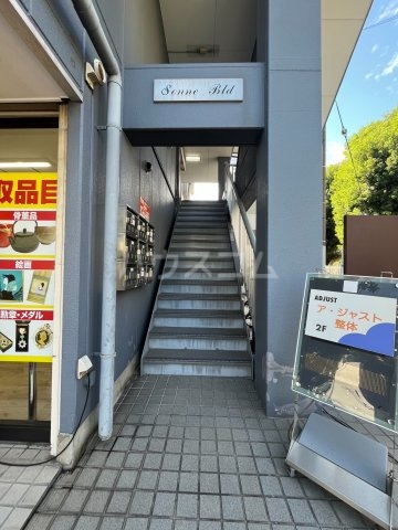 2/5 エントランス