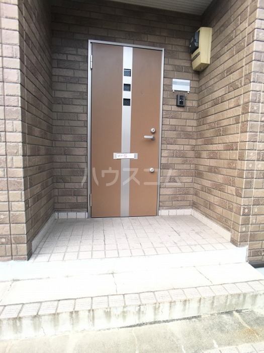 19/30 エントランス