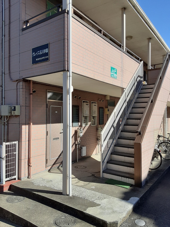 21/30 エントランス