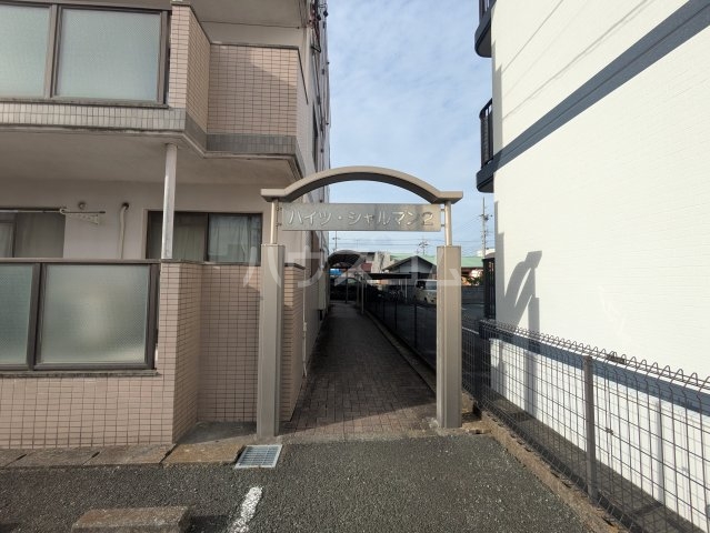 20/23 エントランス