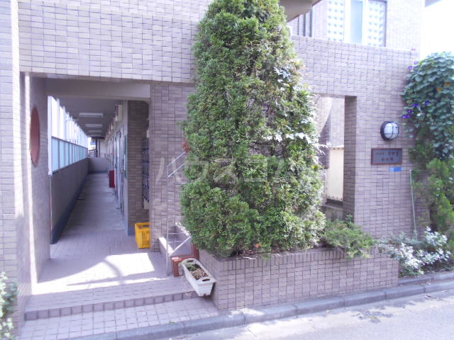 2/4 エントランス