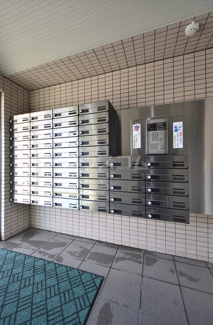 18/25 エントランス